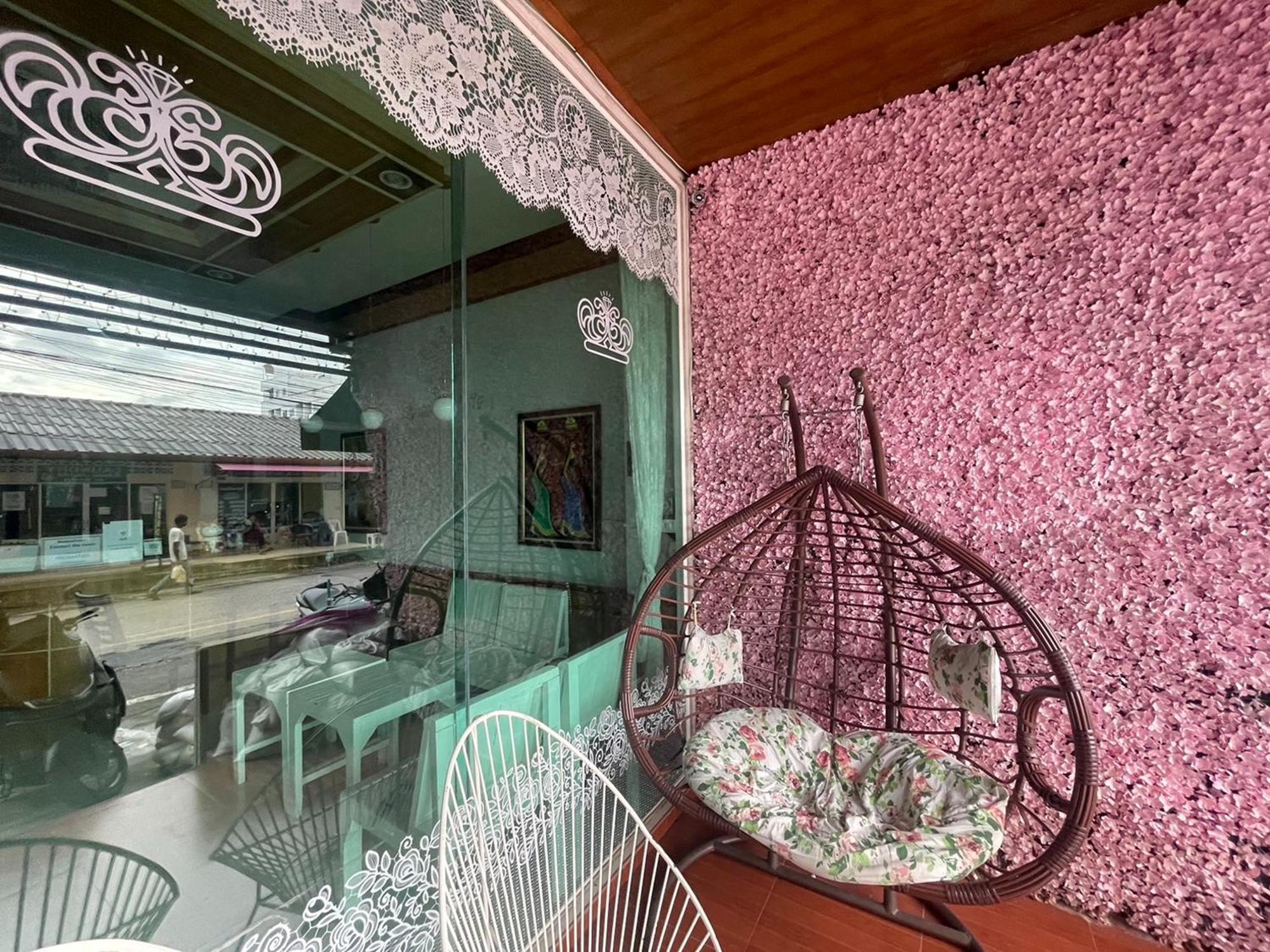 Fruit Paradise Hotel Patong Exterior photo